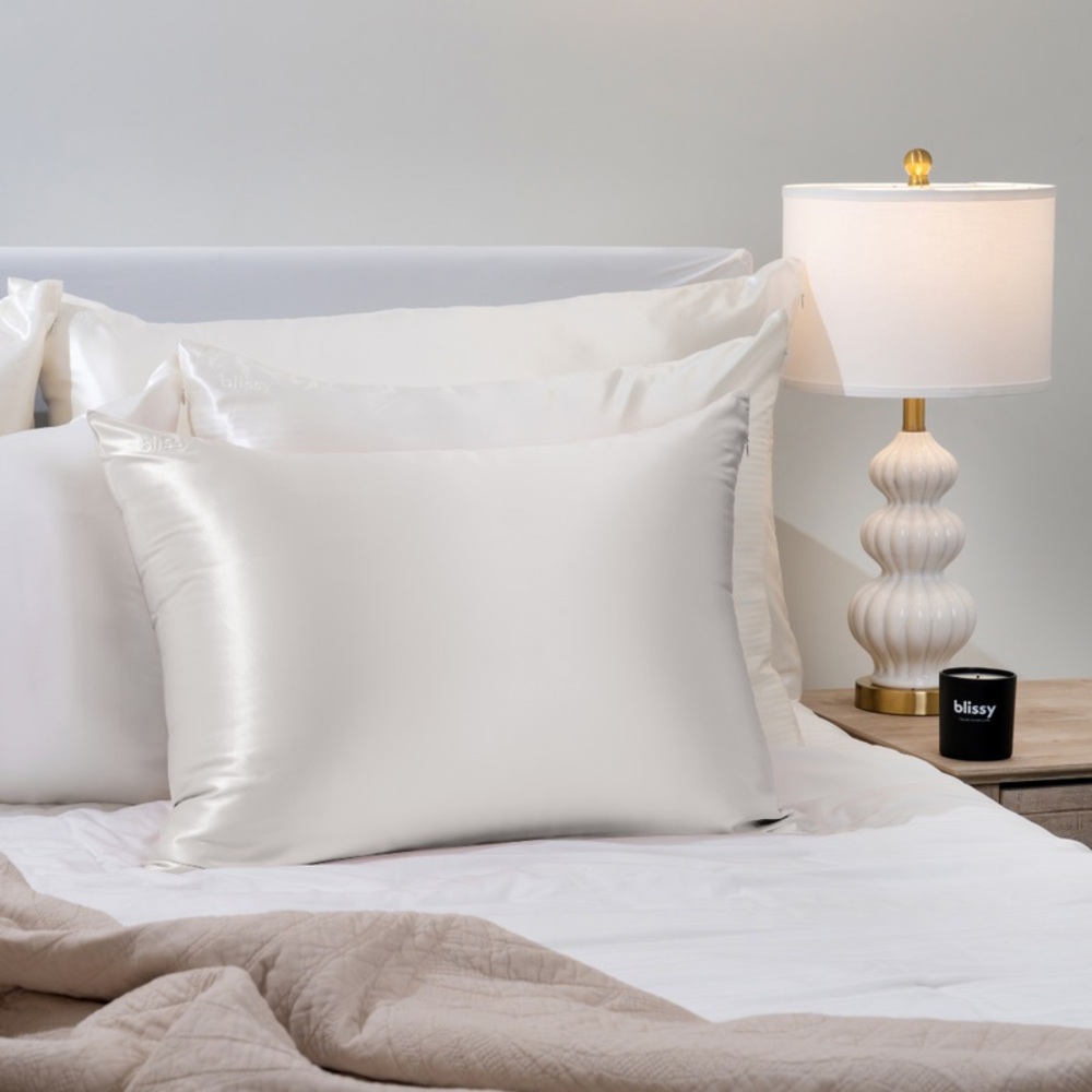 1 Blissy Queen Mulberry Silk Pillowcase with Hidden Side Zipper - Picture 2 of 6